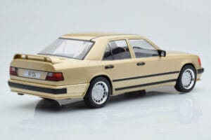 Mercedes E-Class W124 Tuning Béžový MCG 1:18 MCG18342 Kov – obrázek 2 z 6