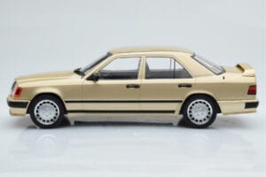 Mercedes E-Class W124 Tuning Béžový MCG 1:18 MCG18342 Kov – obrázek 3 z 6