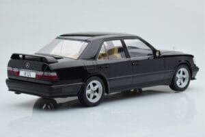 Mercedes E-Class W124 Tuning Černý MCG 1:18 MCG18341 Kov – obrázek 2 z 6