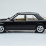 Mercedes E-Class W124 Tuning Černý MCG 1:18 - image 3 of 6