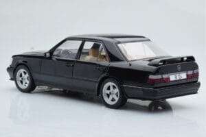 Mercedes E-Class W124 Tuning Černý MCG 1:18 MCG18341 Kov – obrázek 5 z 6