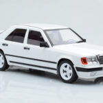 Mercedes E-Class W124 Tuning Bílý MCG 1:18 - image 4 of 6