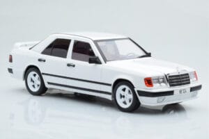 Mercedes E-Class W124 Tuning Bílý MCG 1:18 MCG18343 Kov – obrázek 4 z 6