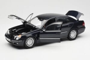 Mercedes E-Class W211 Modrý Metallic Kyosho 1:18 B66962147 Kov – obrázek 2 z 8
