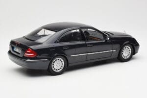 Mercedes E-Class W211 Modrý Metallic Kyosho 1:18 B66962147 Kov – obrázek 3 z 8