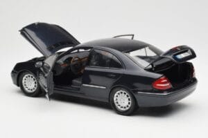 Mercedes E-Class W211 Modrý Metallic Kyosho 1:18 B66962147 Kov – obrázek 5 z 8