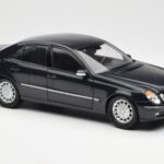 Mercedes E-Class W211 Modrý Metallic Kyosho 1:18 B66962147 - image 6 of 8