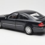 Mercedes E-Class W211 Modrý Metallic Kyosho 1:18 B66962147 - image 7 of 8