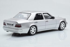 Mercedes E500 W124 Stříbrný Otto 1:18 OT623 Pryskyřice – obrázek 2 z 6