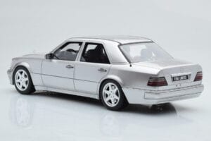 Mercedes E500 W124 Stříbrný Otto 1:18 OT623 Pryskyřice – obrázek 5 z 6