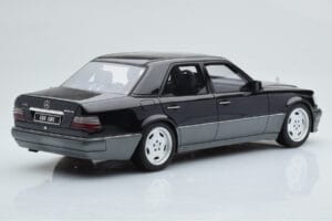 Mercedes E60 AMG W124 Černý Otto 1:18 OT131 Pryskyřice – obrázek 2 z 6