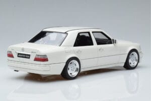 Mercedes E60 AMG W124 Bílý Otto 1:18 B66040640 Pryskyřice – obrázek 2 z 6