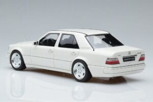 Mercedes E60 AMG W124 Bílý Otto 1:18 B66040640 Pryskyřice – obrázek 5 z 6