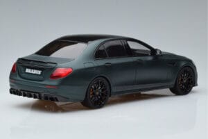 Mercedes E63 AMG Brabus 800 W213 Zelený GT Spirit 1:18 GT208 Pryskyřice – obrázek 2 z 6