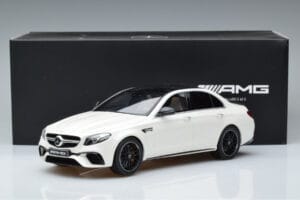Mercedes AMG E63 S W213 Bílý GT Spirit 1:18 B66965711 Pryskyřice – obrázek 6 z 6
