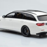 Mercedes AMG E63 S S213 T-Model Bílý GT Spirit 1:18 - image 5 of 6