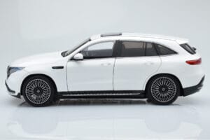 Mercedes EQC 400 Diamond Bílý NZG 1:18 B66963756 Kov – obrázek 4 z 8