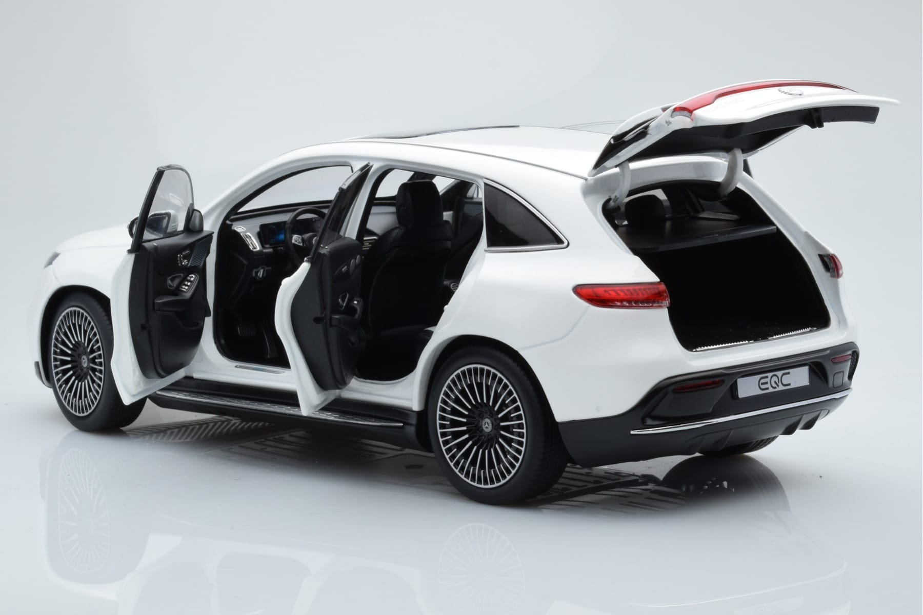 Mercedes EQC 400 Diamond Bílý NZG 1:18 B66963756 Kov – obrázek 5 z 8