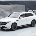 Mercedes EQC 400 Diamond Bílý NZG 1:18 - image 8 of 8