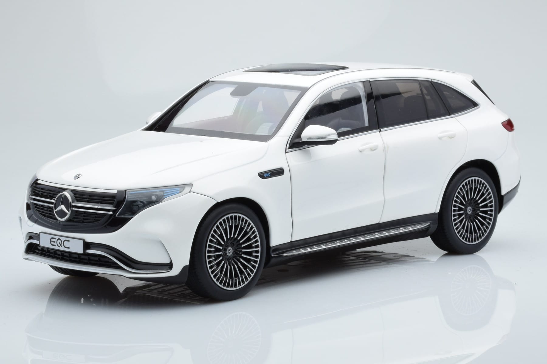Mercedes EQC 400 Diamond Bílý NZG 1:18 B66963756 Kov