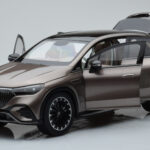 Mercedes EQE SUV X294 AMG Line Velvet Hnědý NZG 1:18 - image 2 of 8