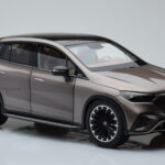 Mercedes EQE SUV X294 AMG Line Velvet Hnědý NZG 1:18 - image 6 of 8
