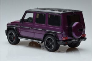 Mercedes G63 AMG W463 Crazy Color Galactic Beam Dealer Edition GT Spirit 1:18 B66961014 Pryskyřice – obrázek 5 z 6