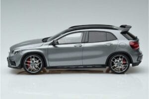 Mercedes AMG GLA 45 X156 Dealerská Edice GT Spirit 1:18 B66960467 Pryskyřice – obrázek 3 z 6