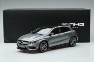 Mercedes AMG GLA 45 X156 Dealerská Edice GT Spirit 1:18 B66960467 Pryskyřice – obrázek 6 z 6