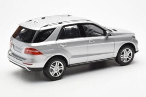 Mercedes M-Class W166 Iridium Stříbrný Metalíza Minichamps 1:18 B66960064 Kov – obrázek 3 z 8