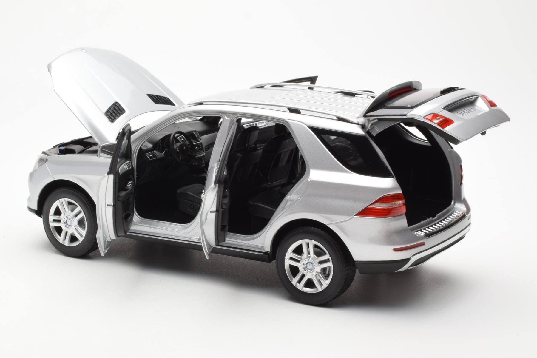 Mercedes M-Class W166 Iridium Stříbrný Metalíza Minichamps 1:18 B66960064 Kov – obrázek 5 z 8