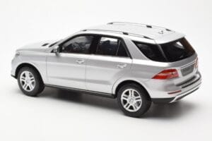 Mercedes M-Class W166 Iridium Stříbrný Metalíza Minichamps 1:18 B66960064 Kov – obrázek 7 z 8