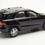 Mercedes M-Class W166 Obsidian Černý Metalíza Minichamps 1:18 B66960063 - image 3 of 8