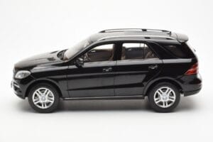 Mercedes M-Class W166 Obsidian Černý Metalíza Minichamps 1:18 B66960063 Kov – obrázek 4 z 8