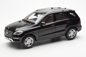 Mercedes M-Class W166 Obsidian Černý Metalíza Minichamps 1:18 B66960063