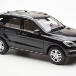 Mercedes M-Class W166 Obsidian Černý Metalíza Minichamps 1:18 B66960063 - image 6 of 8
