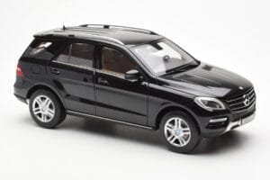 Mercedes M-Class W166 Obsidian Černý Metalíza Minichamps 1:18 B66960063 Kov – obrázek 6 z 8