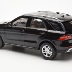 Mercedes M-Class W166 Obsidian Černý Metalíza Minichamps 1:18 B66960063 - image 7 of 8