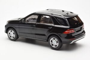 Mercedes M-Class W166 Obsidian Černý Metalíza Minichamps 1:18 B66960063 Kov – obrázek 7 z 8