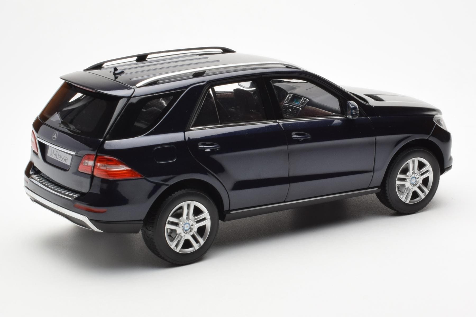 Mercedes M-Class W166 Tansanite Modrý Metalíza Minichamps 1:18 B66960065 Kov – obrázek 3 z 8