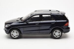 Mercedes M-Class W166 Tansanite Modrý Metalíza Minichamps 1:18 B66960065 Kov – obrázek 4 z 8