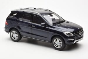 Mercedes M-Class W166 Tansanite Modrý Metalíza Minichamps 1:18 B66960065 Kov – obrázek 6 z 8