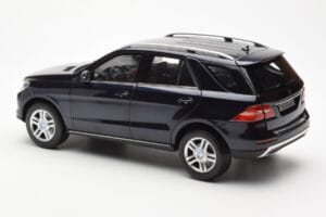 Mercedes M-Class W166 Tansanite Modrý Metalíza Minichamps 1:18 B66960065 Kov – obrázek 7 z 8