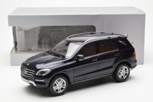 Mercedes M-Class W166 Tansanite Modrý Metalíza Minichamps 1:18 B66960065 Kov – obrázek 8 z 8