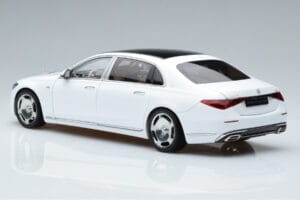 Mercedes Maybach S600 W222 V12 Biturbo Diamond Bílý Almost Real 1:18 820116 Kov – obrázek 7 z 11