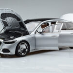 Mercedes Maybach S600 W222 V12 Biturbo Hightech Stříbrný Almost Real 1:18 - image 2 of 12