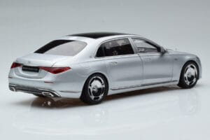 Mercedes Maybach S600 W222 V12 Biturbo Hightech Stříbrný Almost Real 1:18 820118 Kov – obrázek 3 z 12