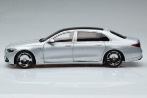 Mercedes Maybach S600 W222 V12 Biturbo Hightech Stříbrný Almost Real 1:18 820118 Kov – obrázek 5 z 12