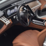 Mercedes Maybach S600 W222 V12 Biturbo Hightech Stříbrný Almost Real 1:18 - image 10 of 12