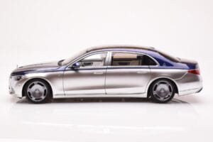 Mercedes Maybach S680 W223 Nautical Modrý Cirrus Stříbrný Almost Real 1:18 820125 Kov – obrázek 4 z 8